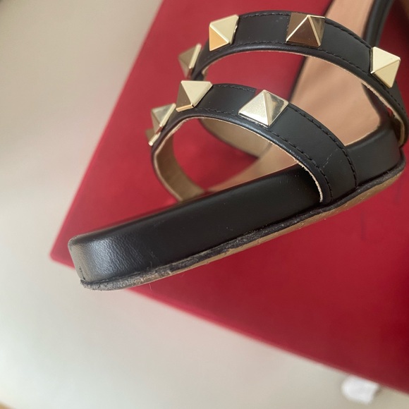 Valentino Garavani Rockstud Sandals - Picture 4 of 16